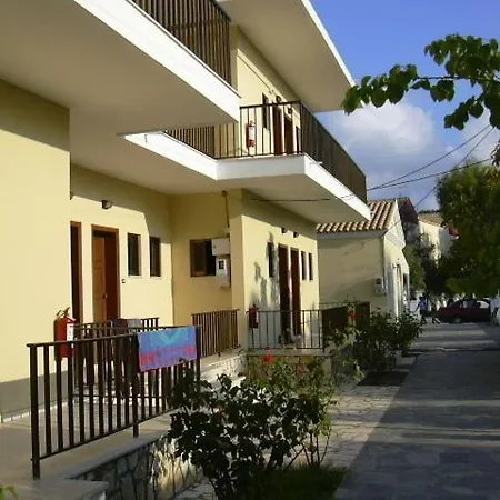 The 3 Little Pigs 3* Sidari (Corfu)