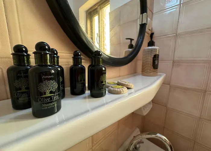 The 3 Little Pigs Bed & Breakfast 3*